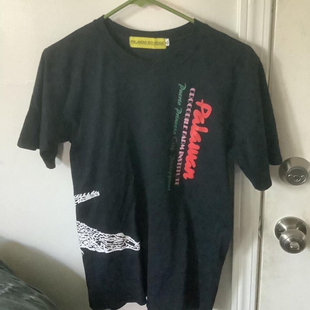 Destination tee aop size small s crocodile farm institute Philippines
